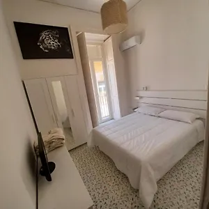 https://a-casa-di-nonna-ida-nel-cuore-pulsante-di-napoli.hotels-amalfi.com